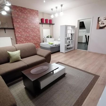 Ferienwohnung In Майен Екстер'єр фото