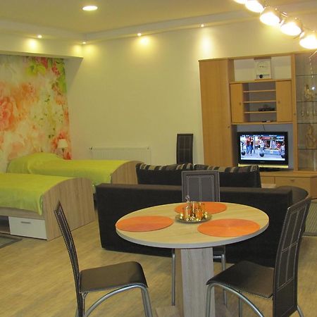 Ferienwohnung In Майен Номер фото