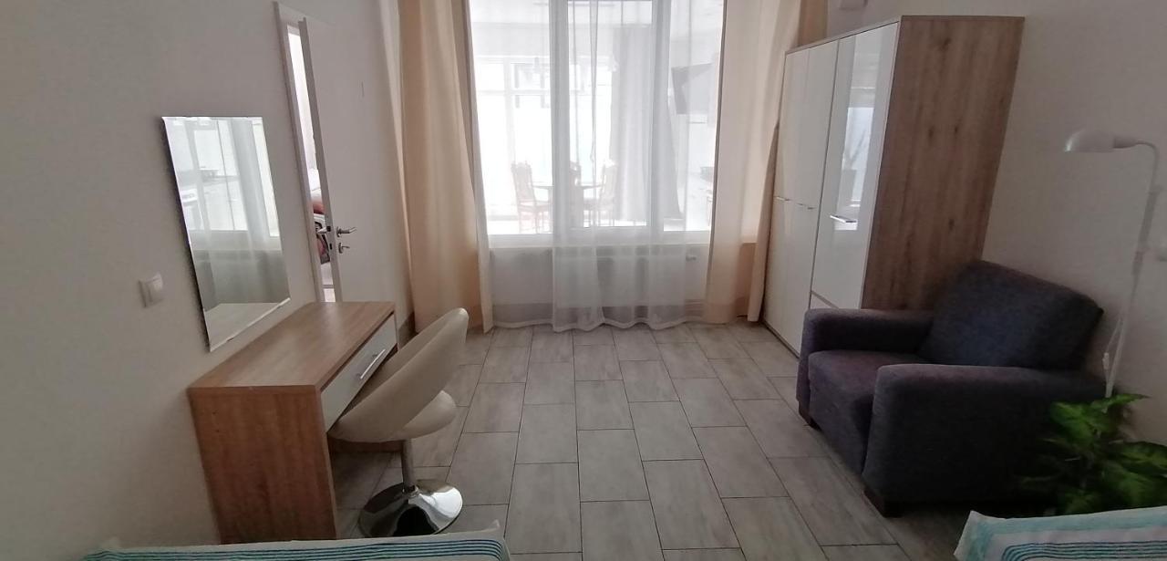 Ferienwohnung In Майен Екстер'єр фото